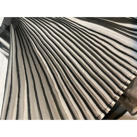 Pleated Goth‎ Black White Skirt Medium Elastic Waist Steampunk Chic Edgy - Picture 3 of 7